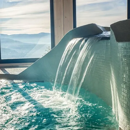 The Rock Suites & 3*