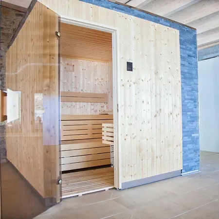 The Rock Suites & 3*