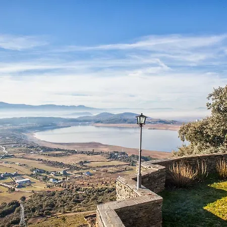 The Rock Suites & 3* Congosto