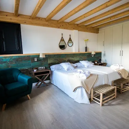 The Rock Suites & 3*