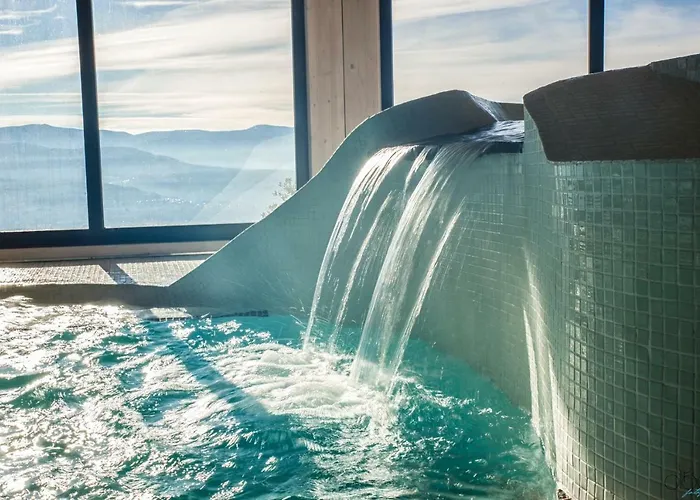 The Rock Suites & 3*