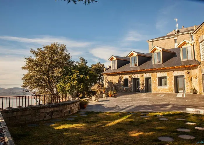 The Rock Suites & Hotel Congosto