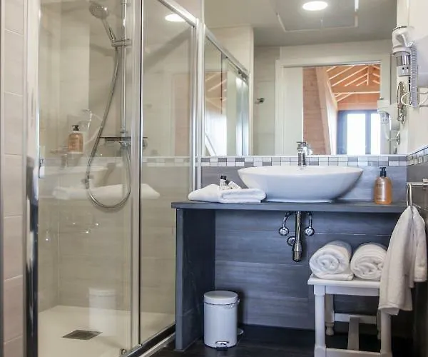 Hotel The Rock Suites & 3*